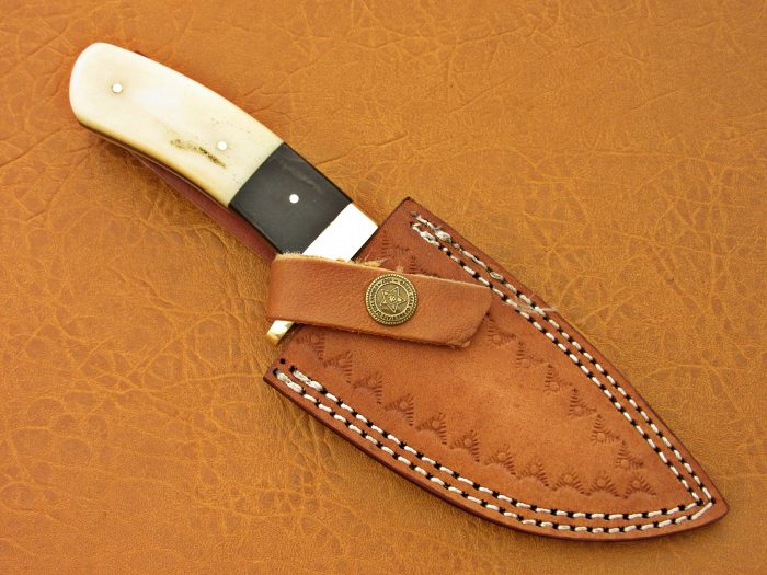 DAMASCUS STEEL BLADE GUT HOOK HANDLE BUFFALO HORN CAMEL BONE 7 INCH